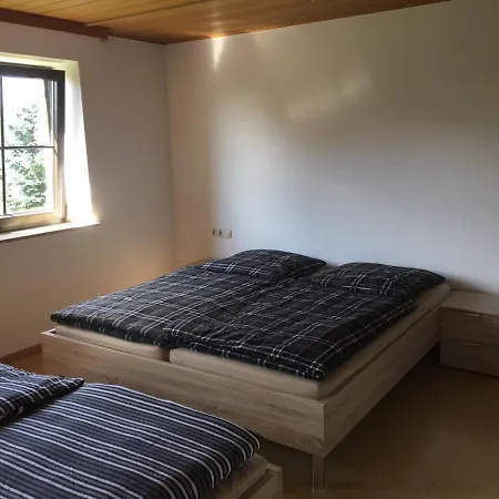 Landydille Apartment *